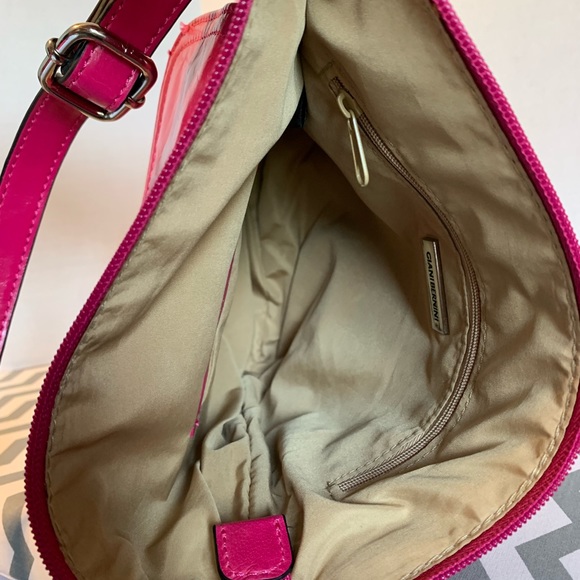 Giani Bernini Crossbody Bag 9 1/2” x 9 1/2” x 3” with Multiple Pockets - Picture 6 of 16